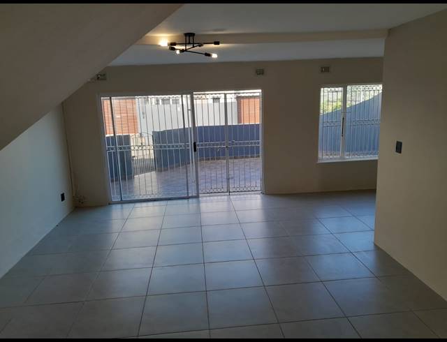 3 BEDROOM DUPLEX FOR SALE IN VERULAM CENTRAL